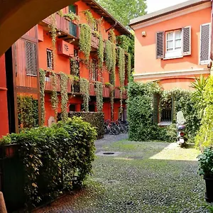 Apartment - Alzaia Naviglio Grande 